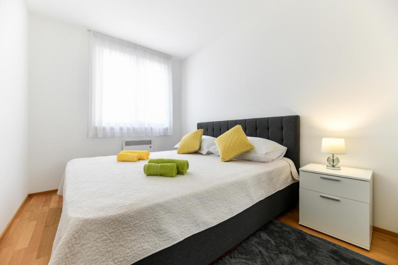 Modern Apartment For 2025' Vacation In Задар Екстериор снимка