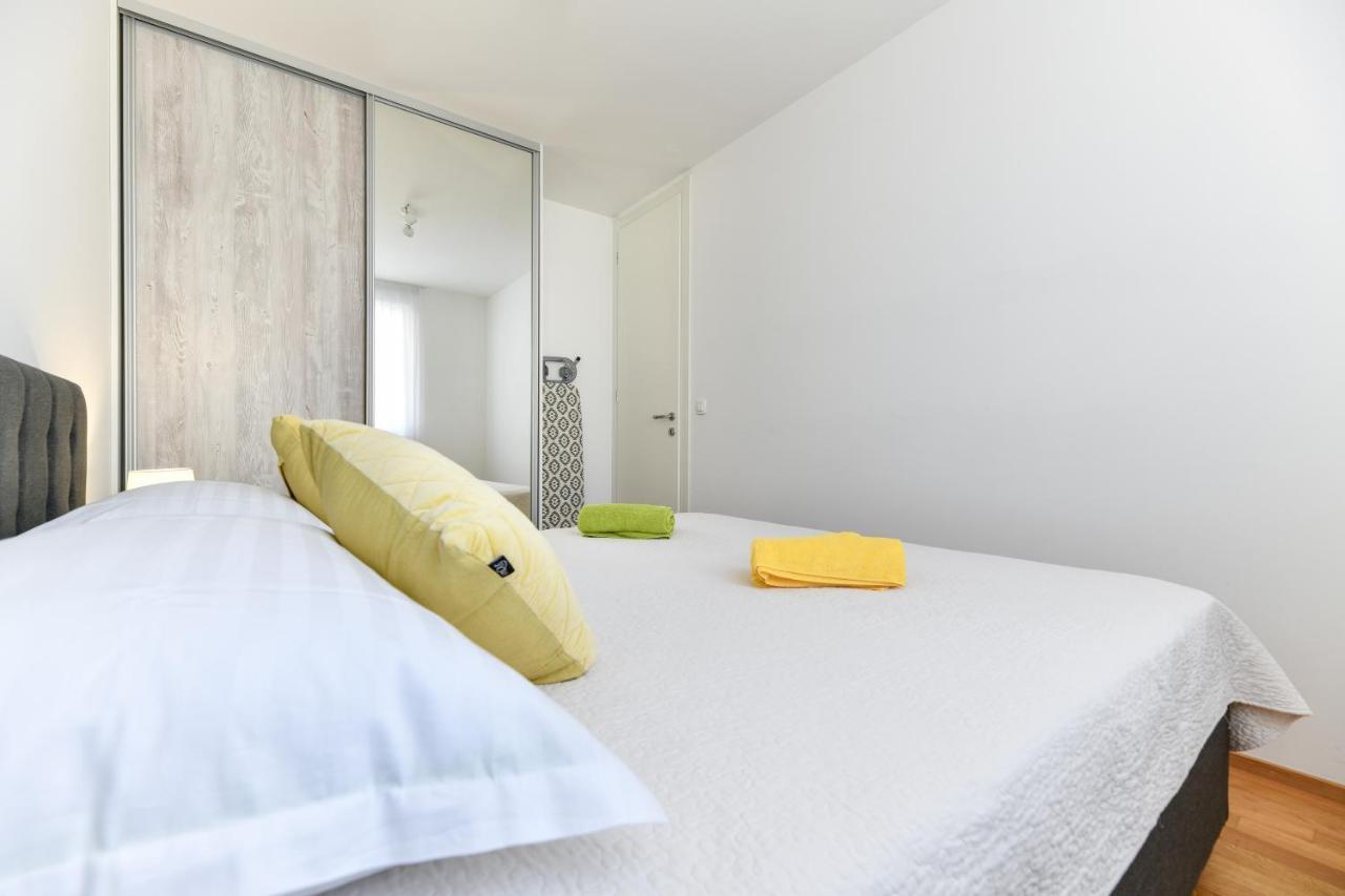 Modern Apartment For 2025' Vacation In Задар Екстериор снимка